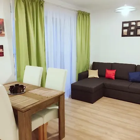 Apartament Coresi-brasov Апартаменти Брашов